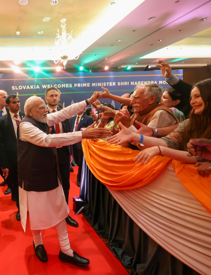 Hon’ble Prime Minister received a warm welcome by the Indian Diaspora upon arrival in Bratislava.